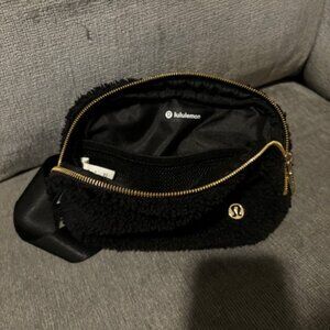 lululemon Everywhere Belt Bag 1L Fleece - Black